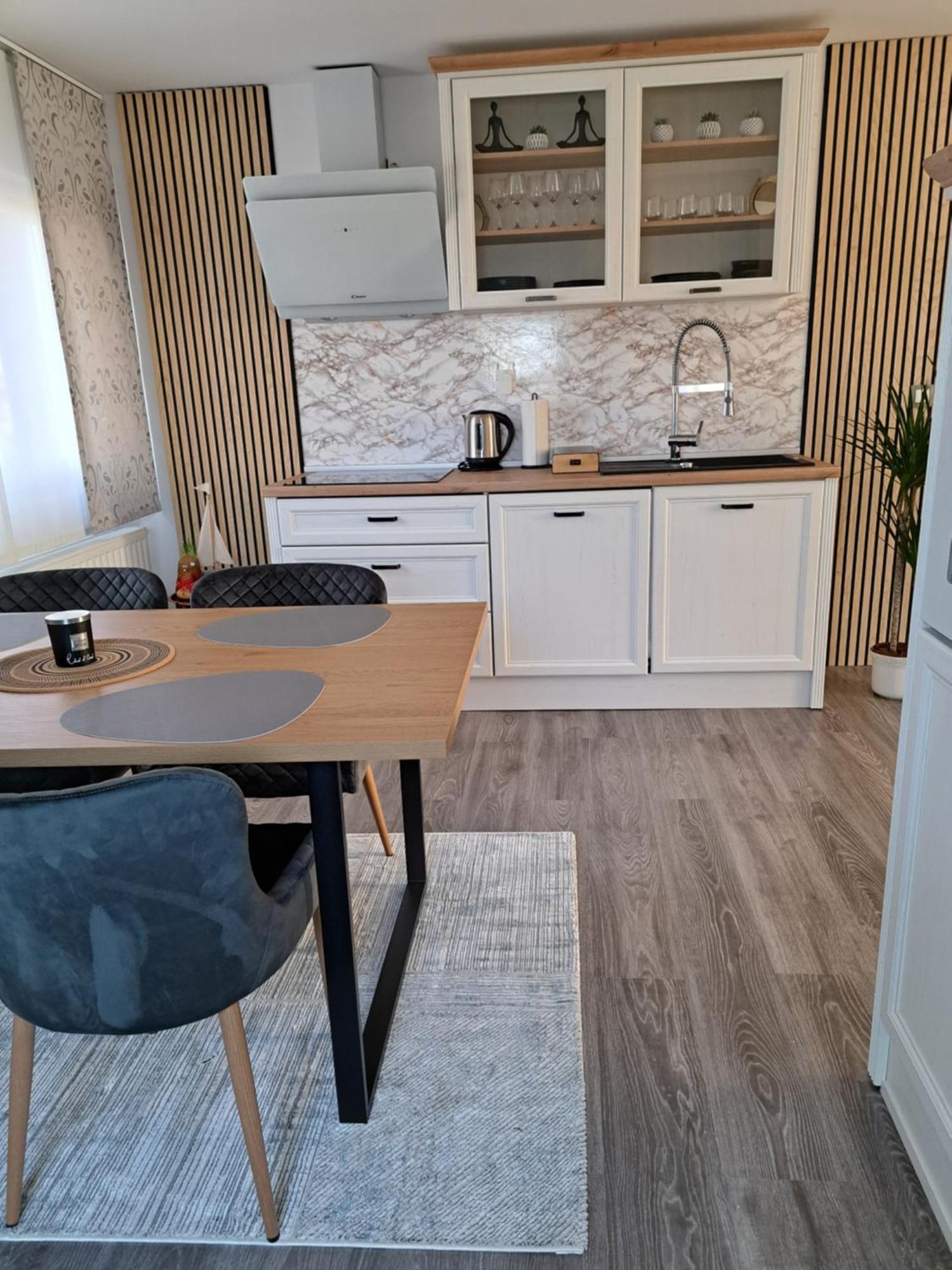 Jalzabet Apartmani Habibi מראה חיצוני תמונה